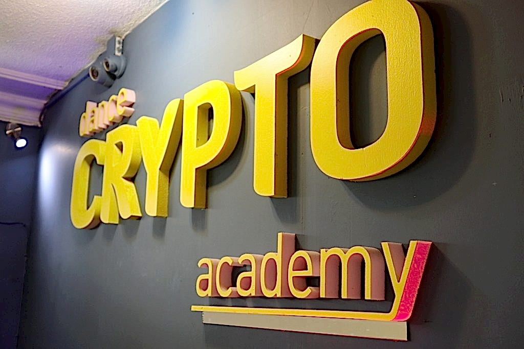 Crypto Dans Stüdyosu